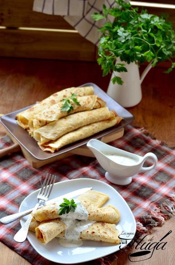 Crepes de endibias y salmón bandeja