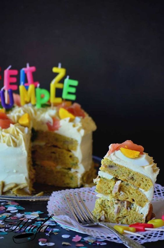 Tarta salada de cumpleaños corte