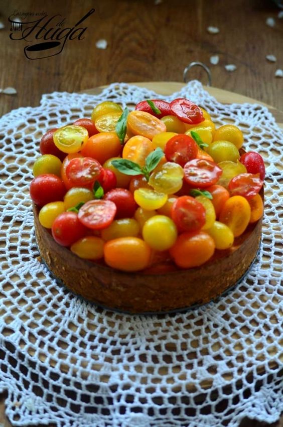 Cheesecake salado con tomates presentación